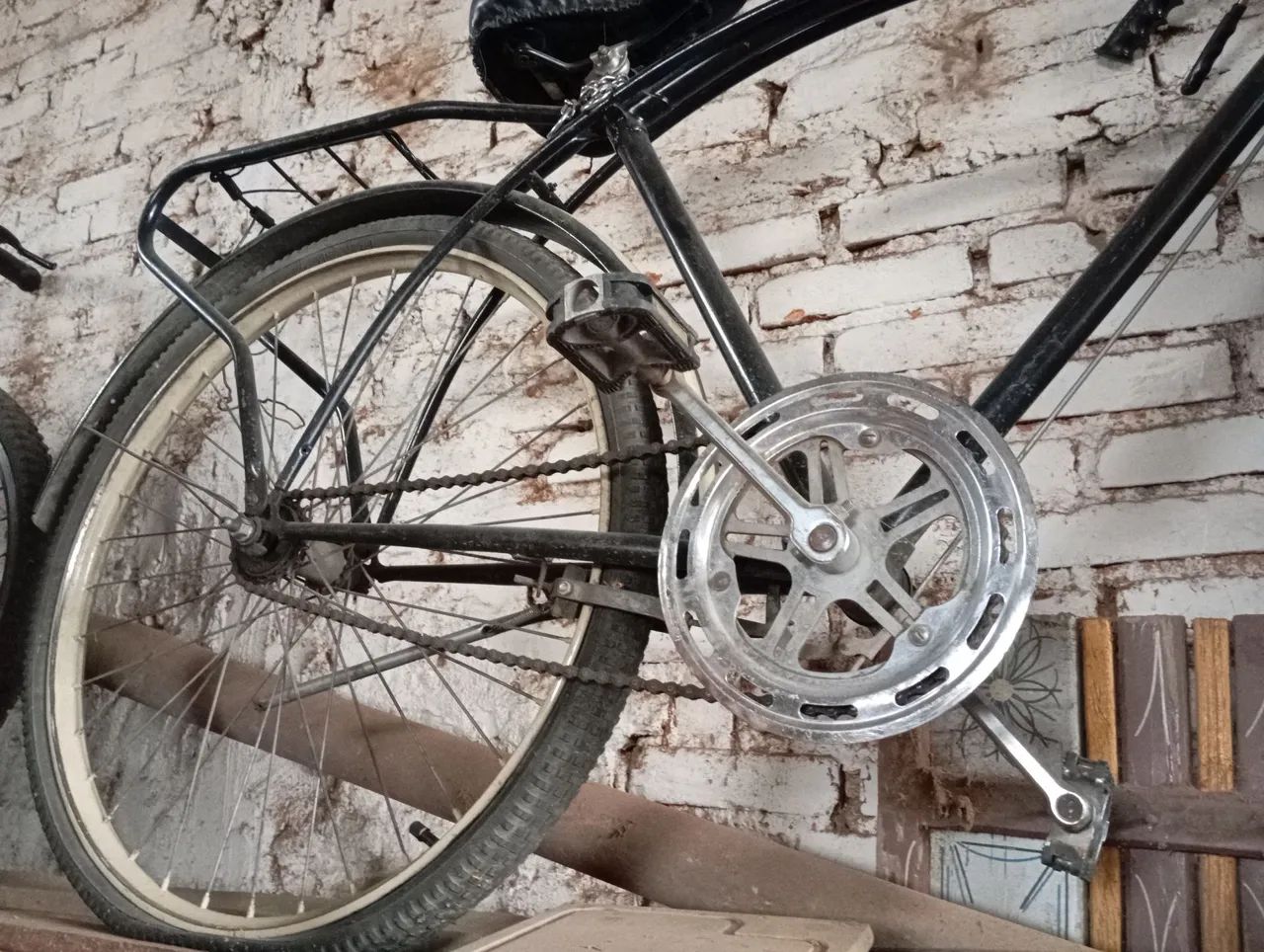Bicicleta antiga de aro alto - Foto 3