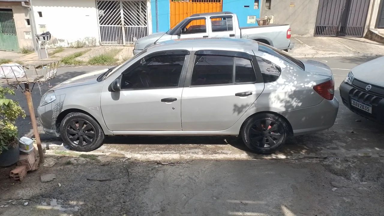 Renault symbol em ótimo estado documento ok