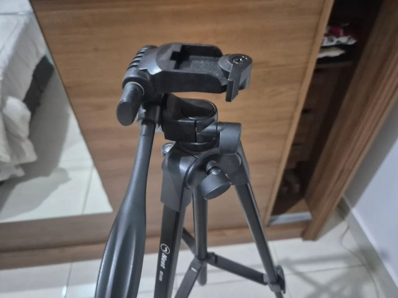 Tripé para câmera/celular - Foto 3