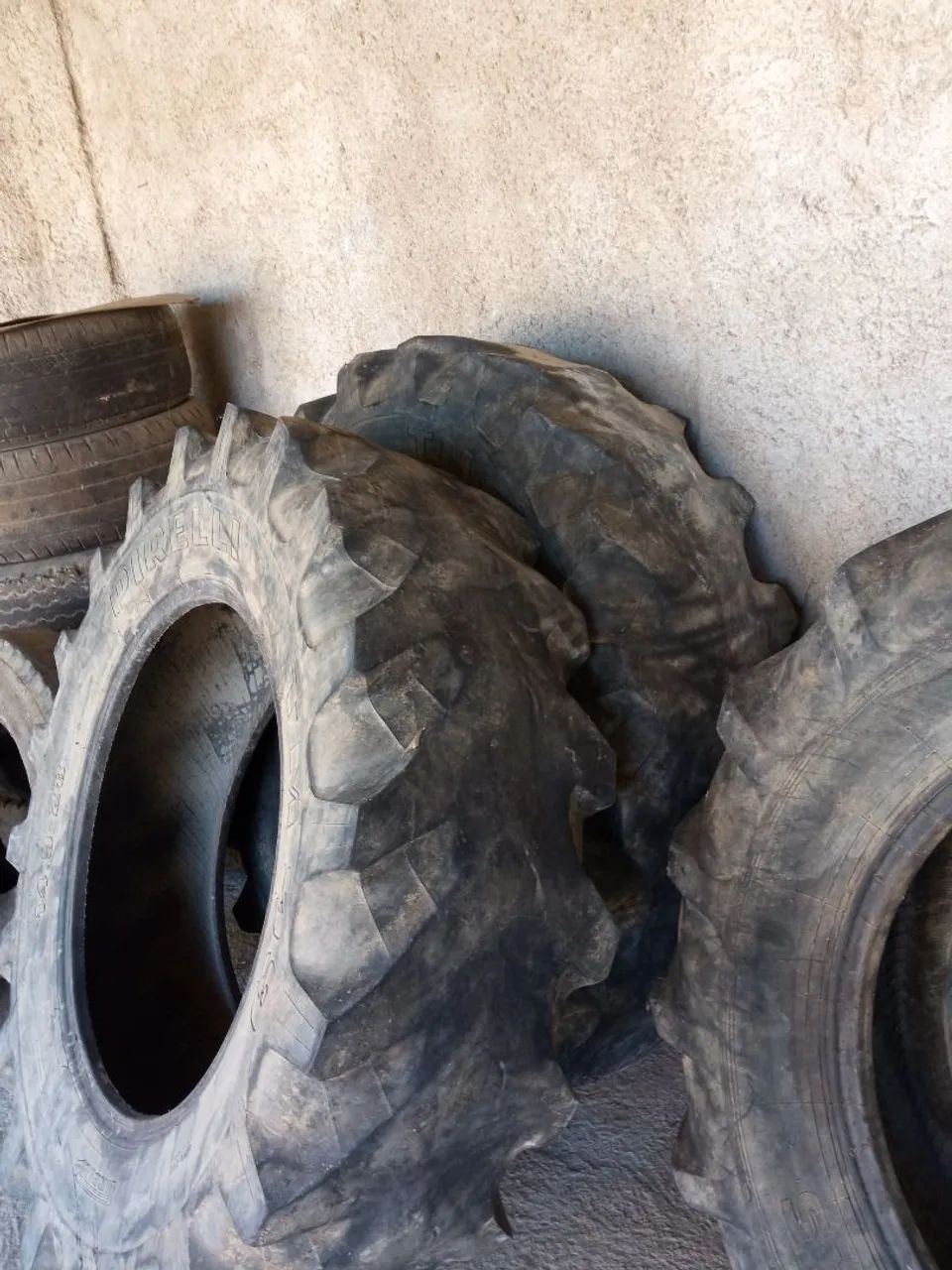 Pneus usados de trator  - Foto 2