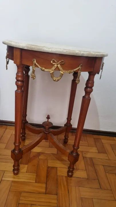 Mesa decorativa estilo Império em Cedro  - Foto 5