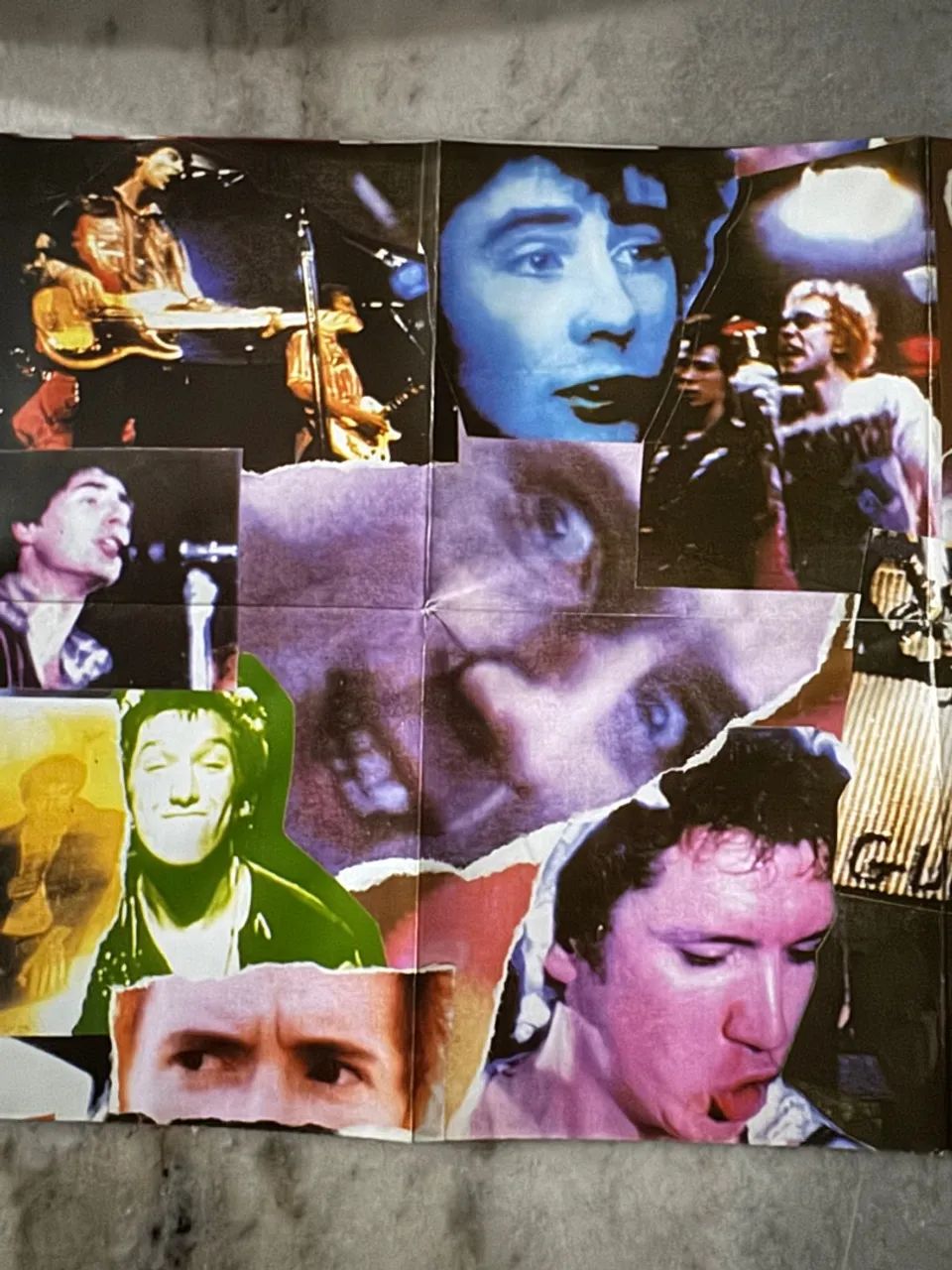SEX PISTOLS - KISS THIS (NEVER MIND + 8 MÚSICAS) - Foto 3