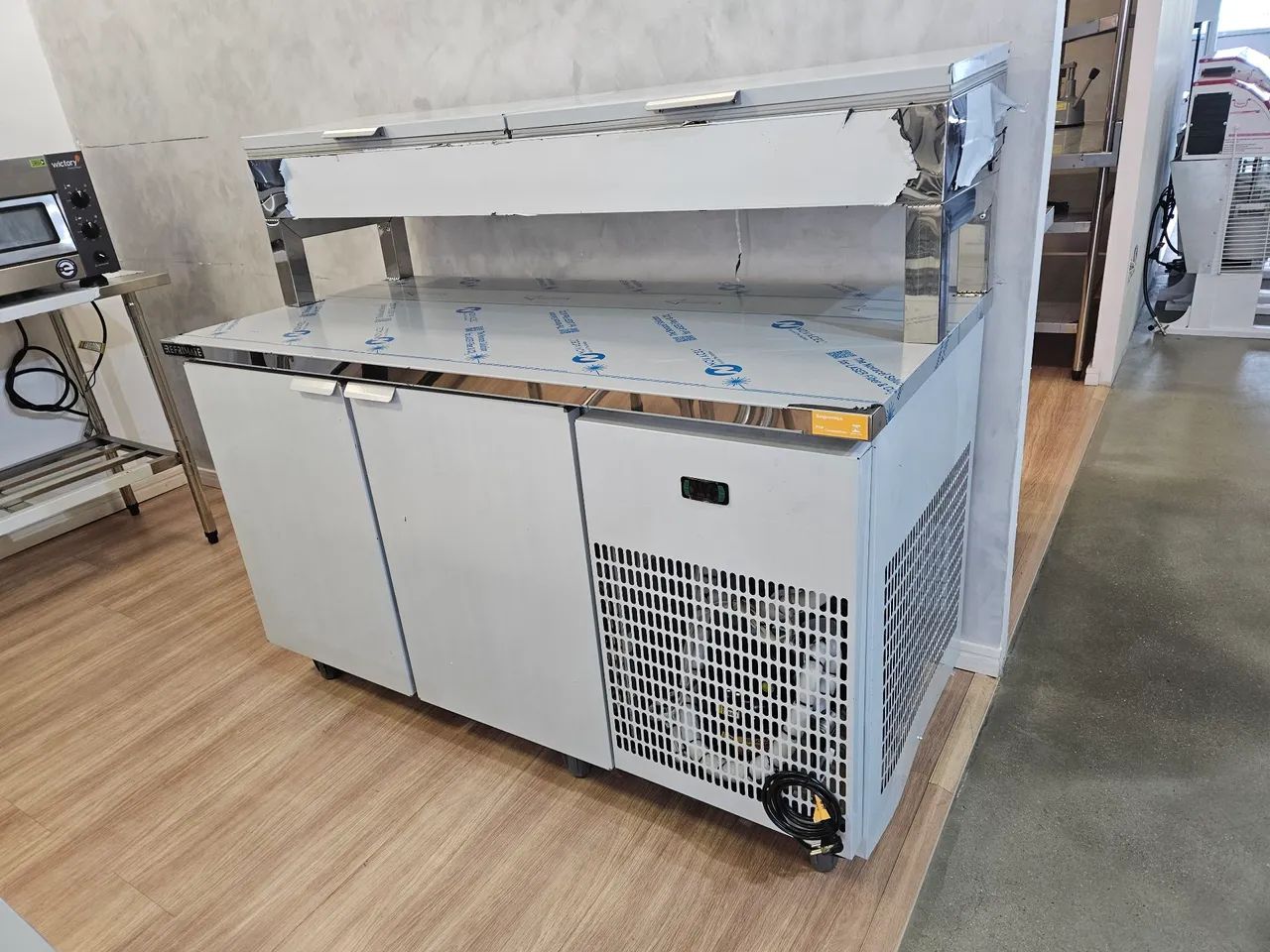 bancada refrigerada para preparo de inox com condimentador 1,50m - a pronta entrega 