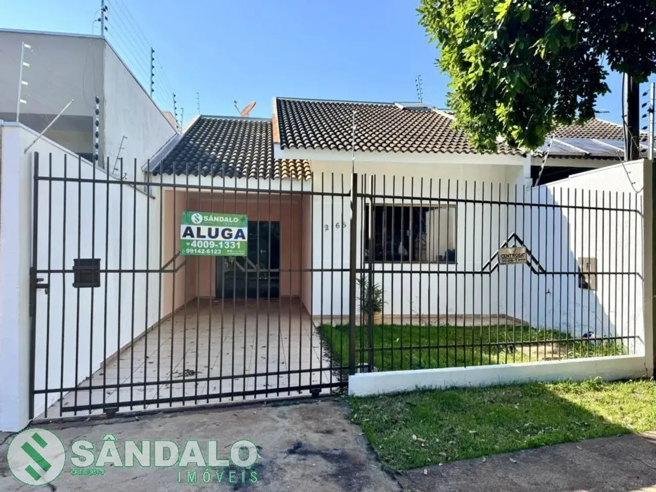 Casa com 3 quartos para alugar por R$ 1800.00, 99.92 m2 - JARDIM PARIS - MARINGA/PR