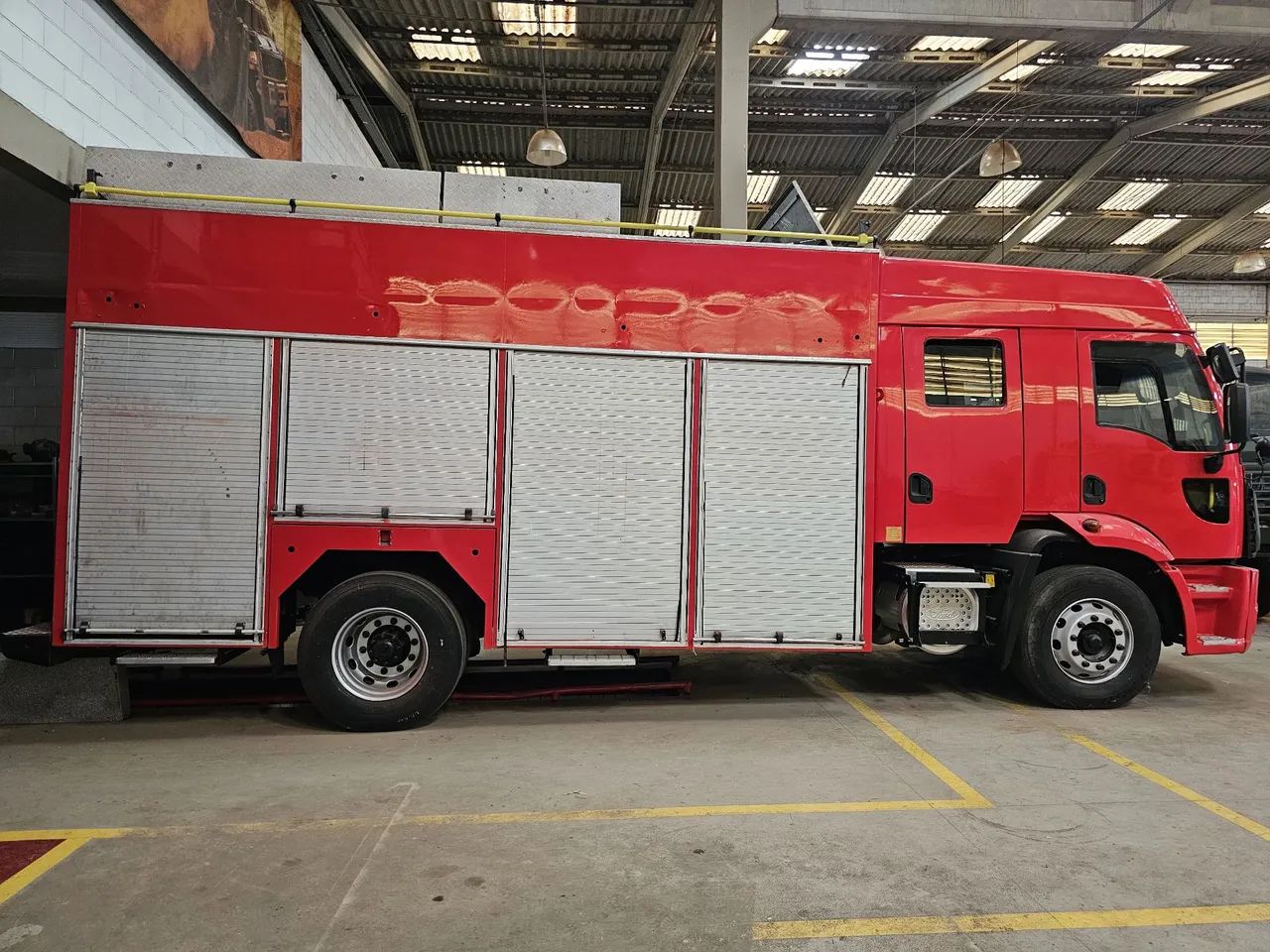 Ford Cargo 1933 Combate à Incêndio.  - Foto 4
