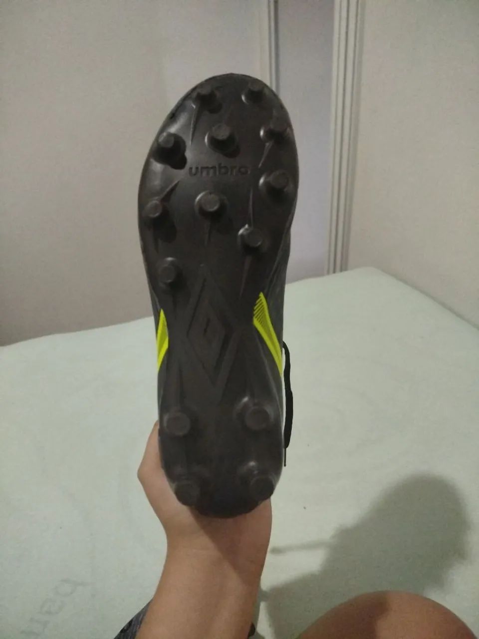 Chuteira umbro illusion com travas (não aceito cartão e boleto) só Pix ou dinheiro vivo - Foto 2