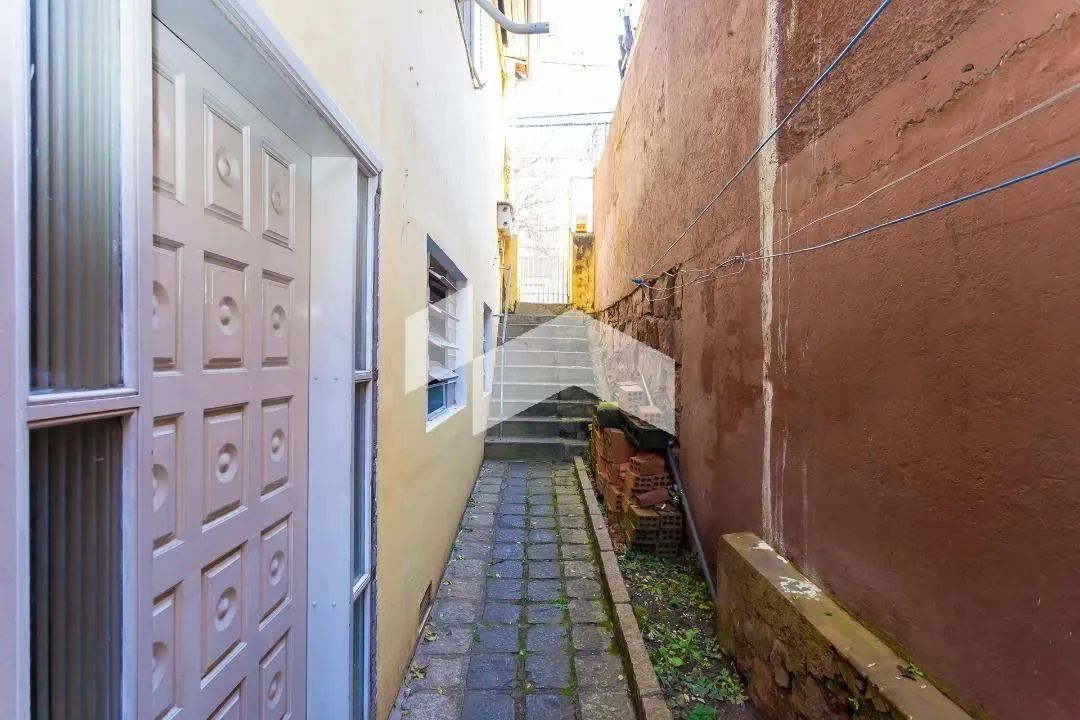 Terreno com Construção em Localização Privilegiada - Próximo à Ligga Arena - Foto 14