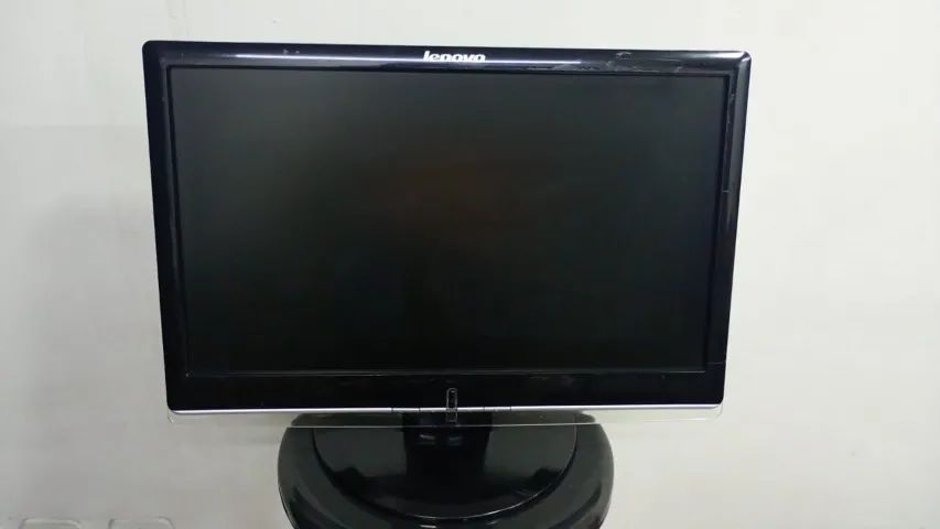 MONITOR SEMINOVO LENOVO D1960, 19 POLEGADAS.