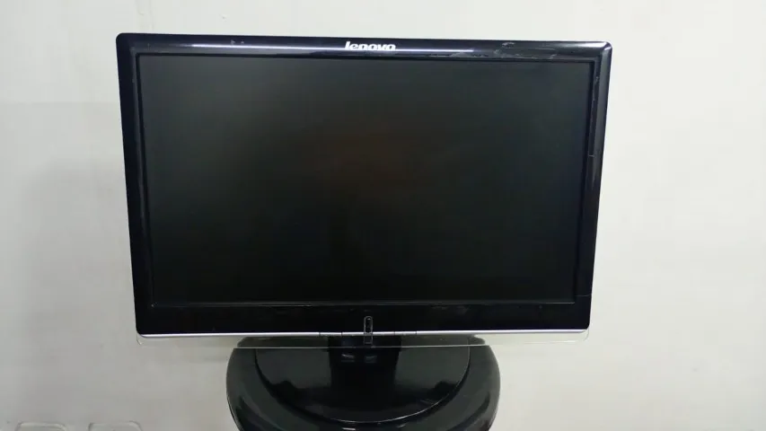 MONITOR SEMINOVO LENOVO D1960, 19 POLEGADAS.