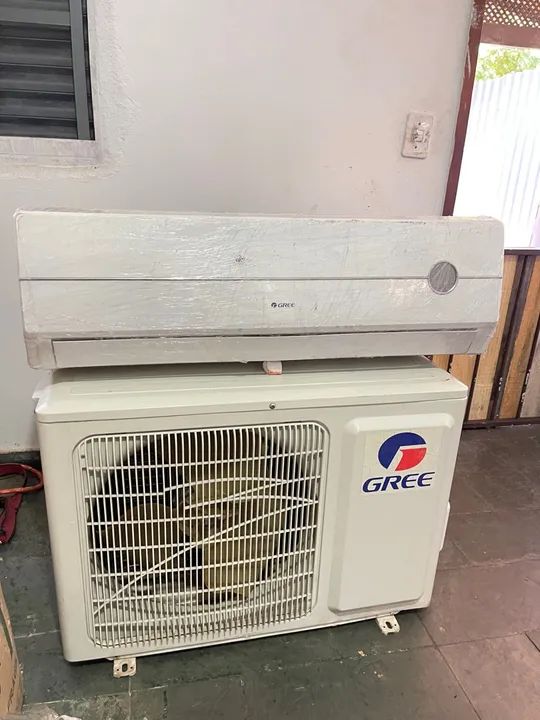 SPLIT GREE 9000 BTUS SEMI NOVO