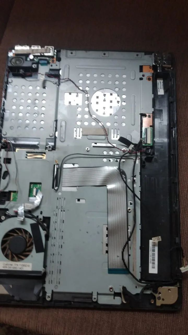 carcaça completa com a tela do notebook positivo modelo s2065 usado - Foto 2