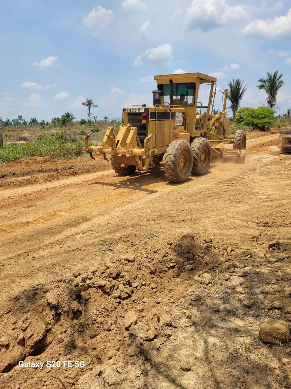 Alugo e venda motoniveladora 12h caterpillar e 120b e retroescavadeira case 580L  - Foto 5