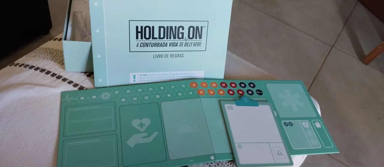Jogo de Tabuleiro Holding On - A Conturbada Vida de Billy Kerr - Foto 4