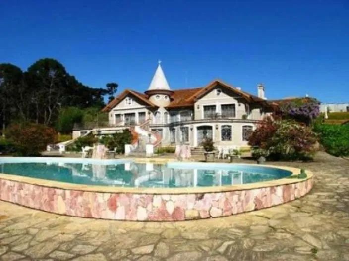 Casa em Alphaville Pinhais/PR.