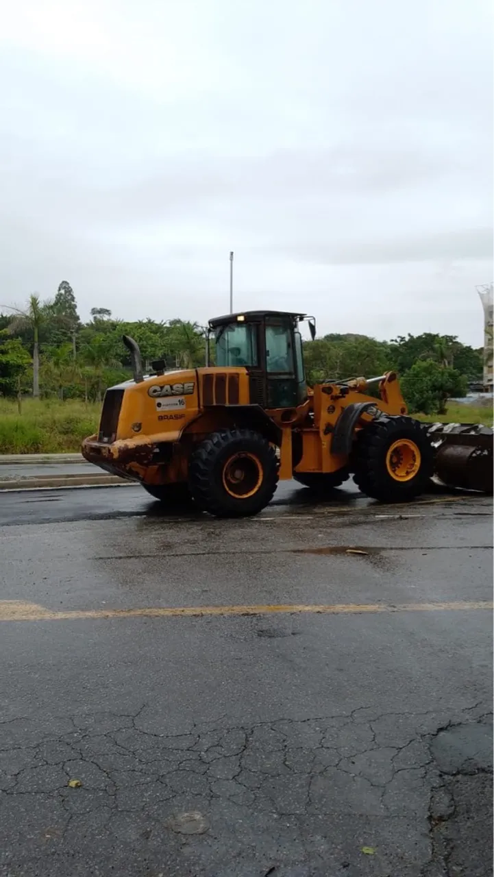 CASE 821 E