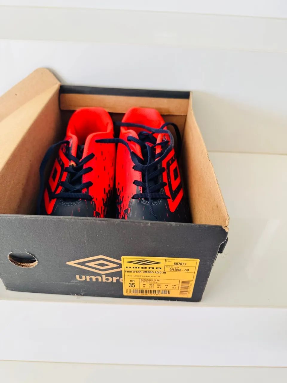 Chuteira Umbro Futsal - Azul e Vermelha - Foto 3