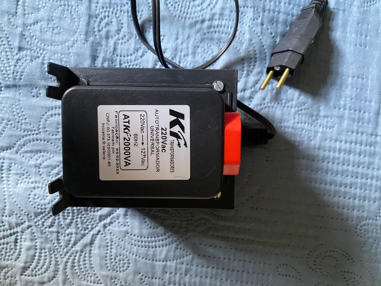 Transformador de Voltagem 2000VA - 127V / 220V Funcionando