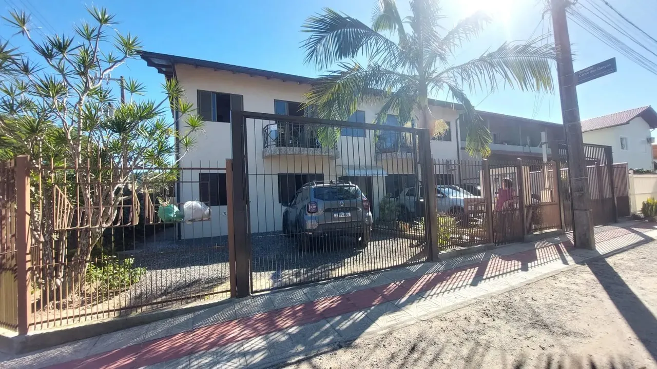 Imóvel para aluguel com 68 metros quadrados com 10 quartos em Rio Tavares - Florianópolis 