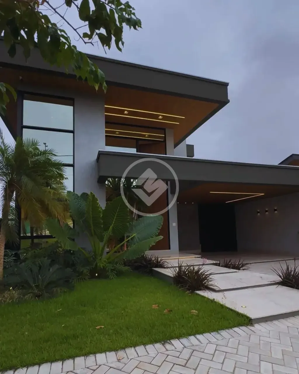 Sobrados com 5 suítes à venda em Condominio Residencial Villa Jardim, Cuiabá - MT codigo: