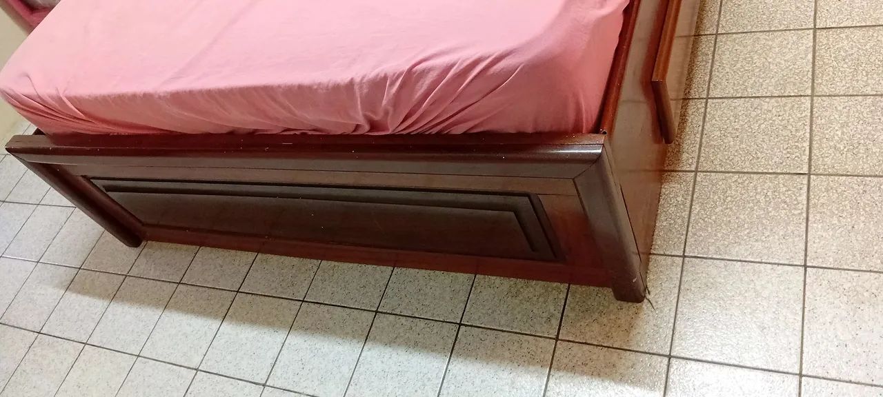 Cama de madeira.  - Foto 4