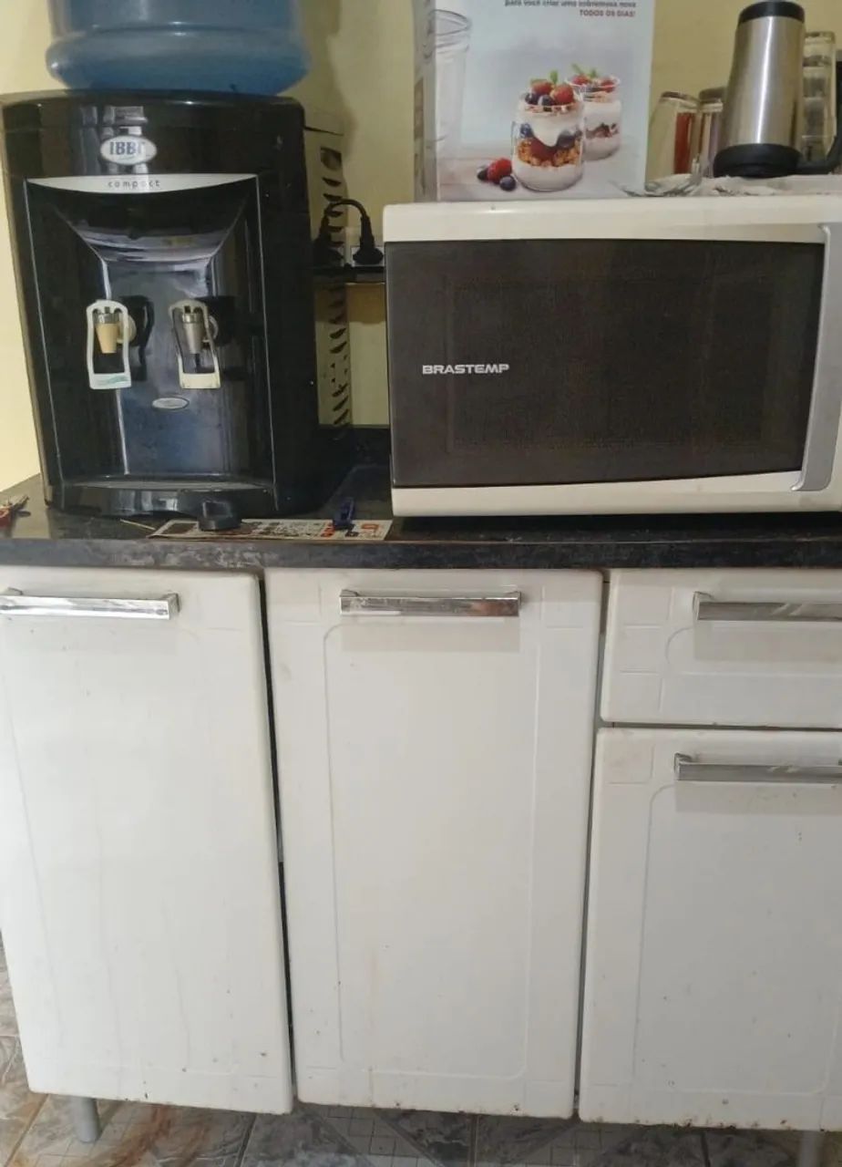 ARMÁRIO DE COZINHA