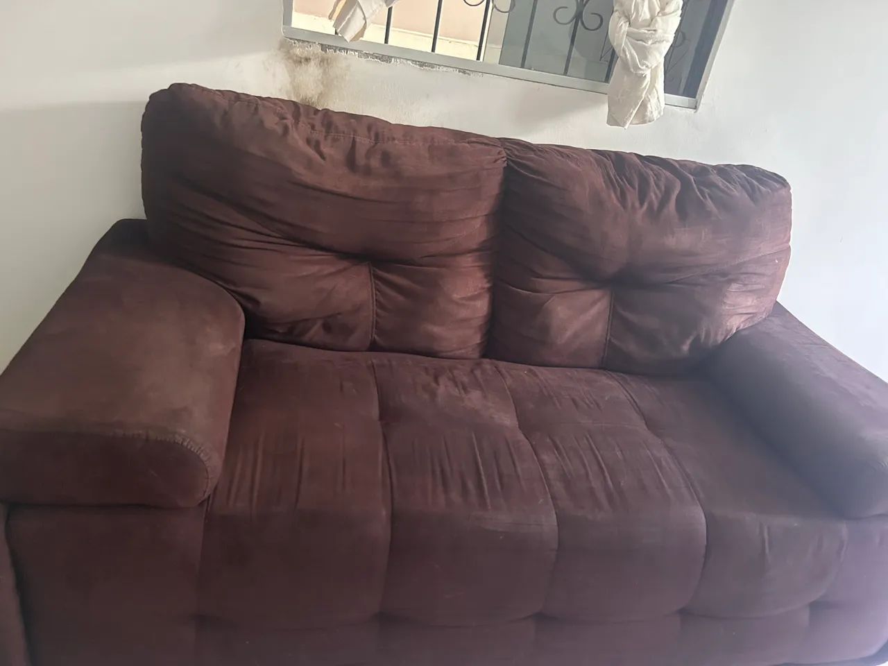 Vendo sofá 2 lugares em bom estado usado 