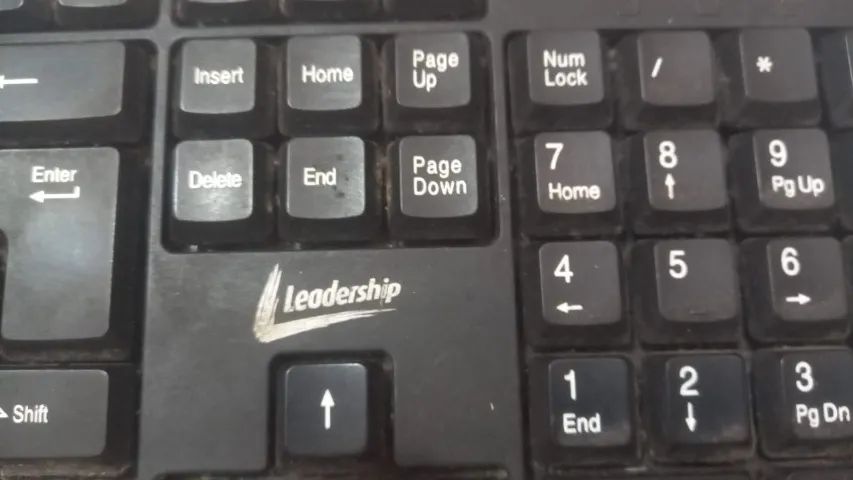 Teclado Standard Leadership usado. - Foto 2