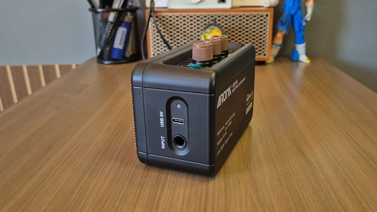 Mini Caixa amplificadora Aroma AG 04 - Foto 2