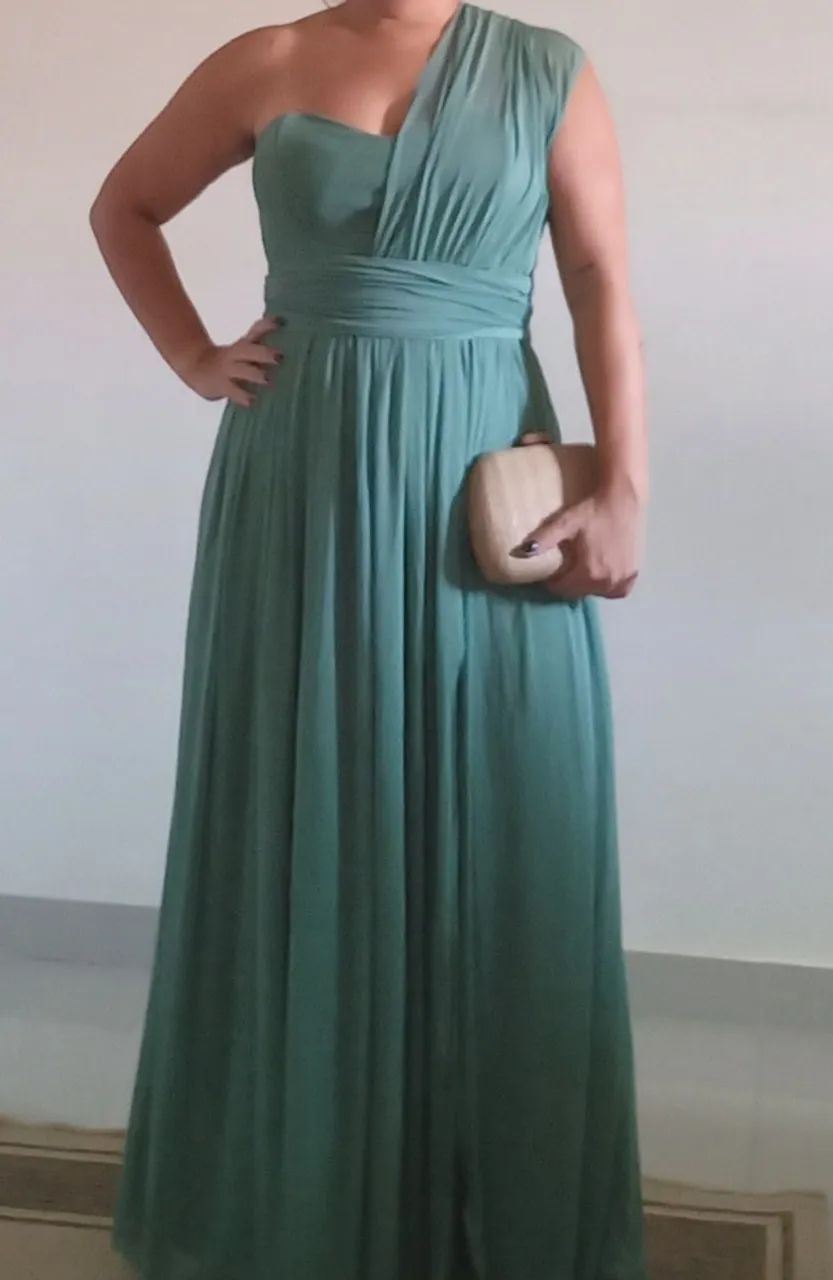Vestido em tule verde oliva
