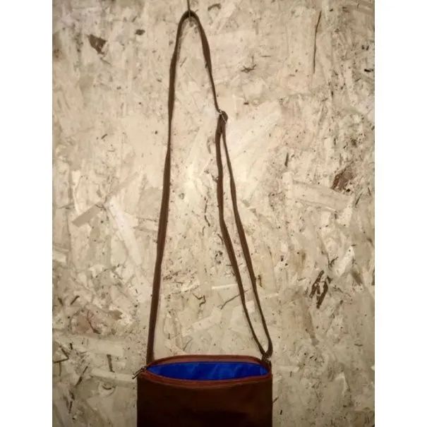 Bolsa de ombro compacta com bolso e zíper, forrada  - Foto 3