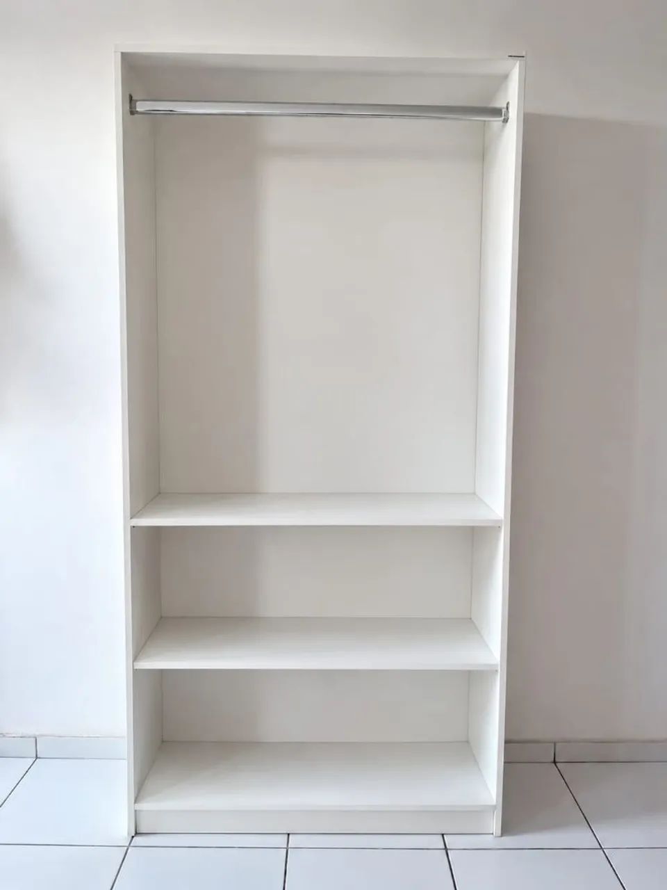 Arara guarda roupa