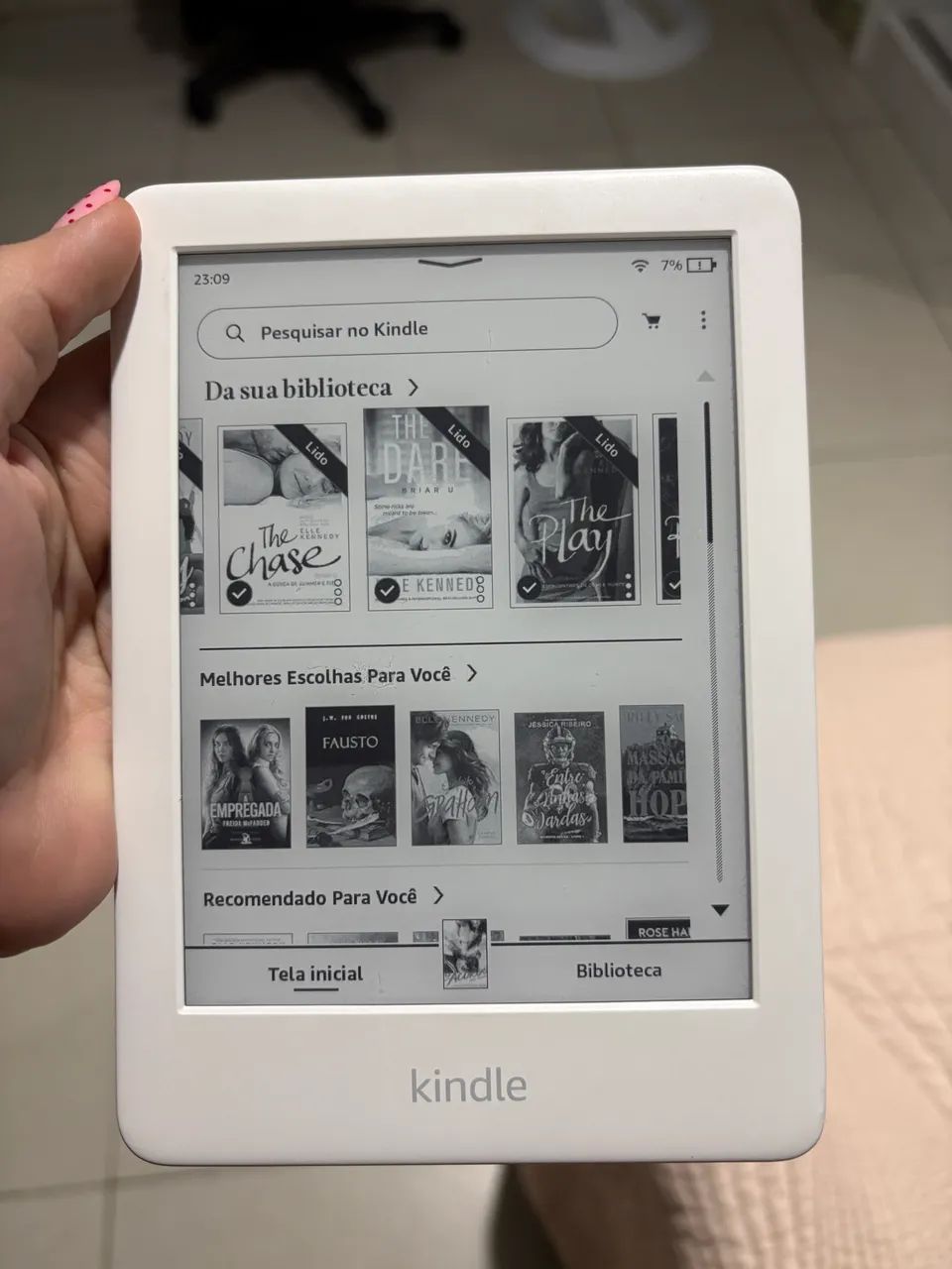 Kindle 10° geração+ 2 capinhas+ cabo carregador  - Foto 2