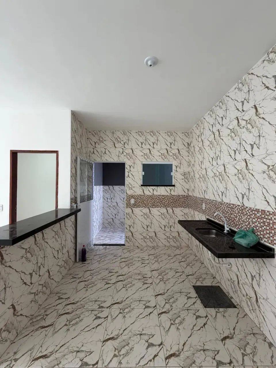 Casa com Quintal | 2 Quartos | V804 - Foto 4