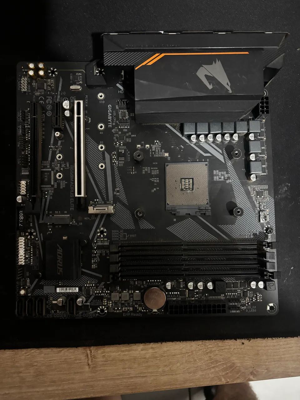 Placa mae aorus elite b550m am4 soquete estragado