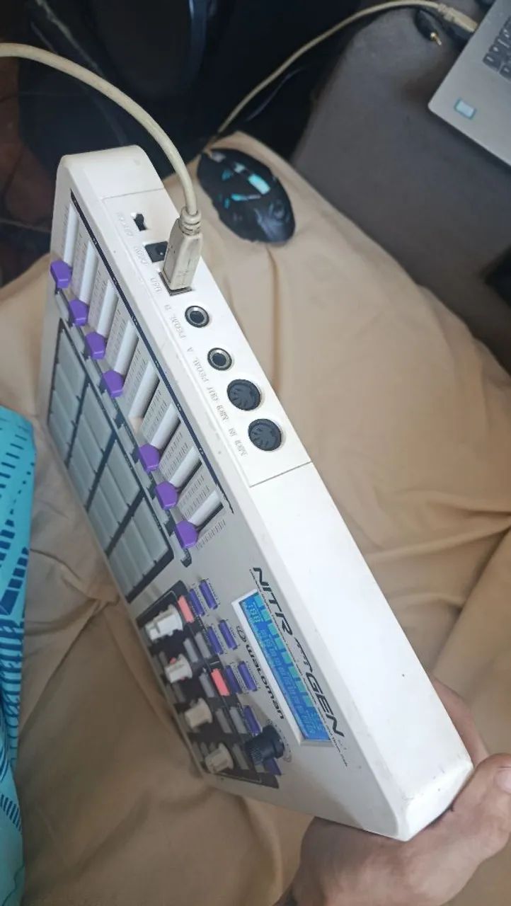 Mesa para DJ MPC MIDI  - Foto 4