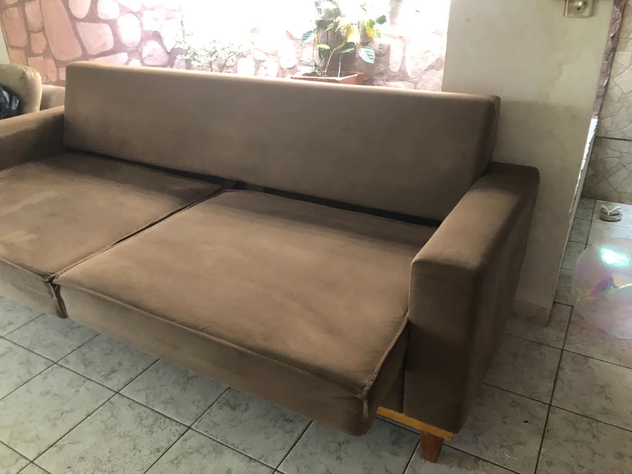 Lindo sofá retrátil novissimo - Foto 3