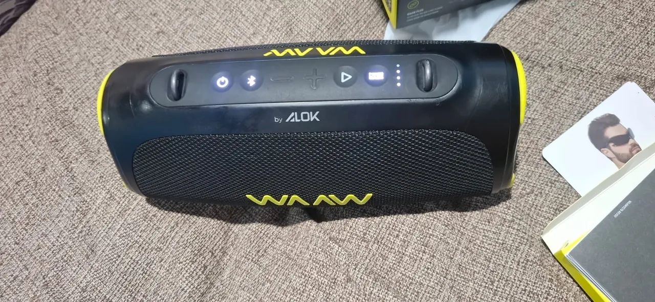 Caixa de som waaw alok