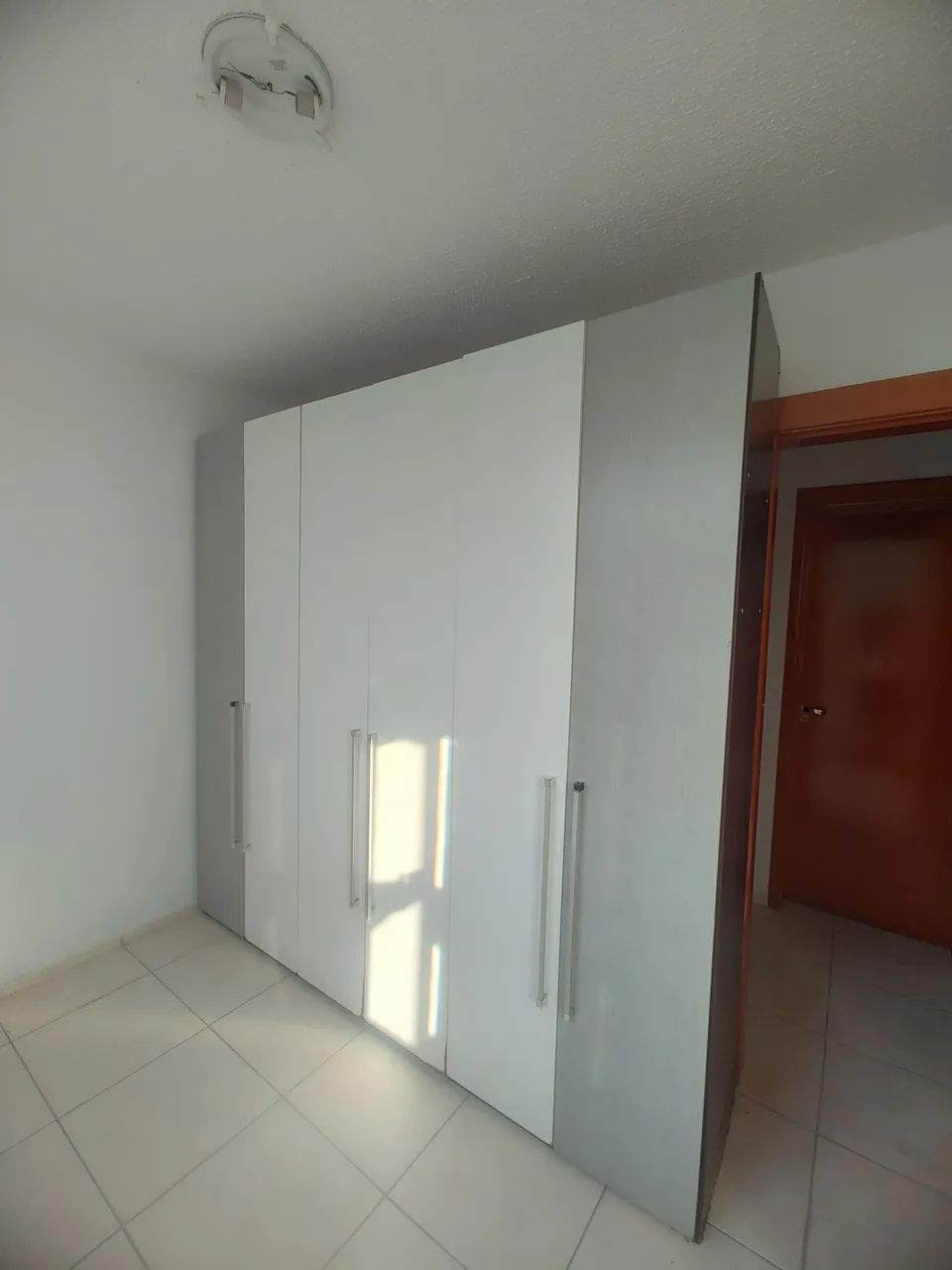 Guarda-roupa usado
