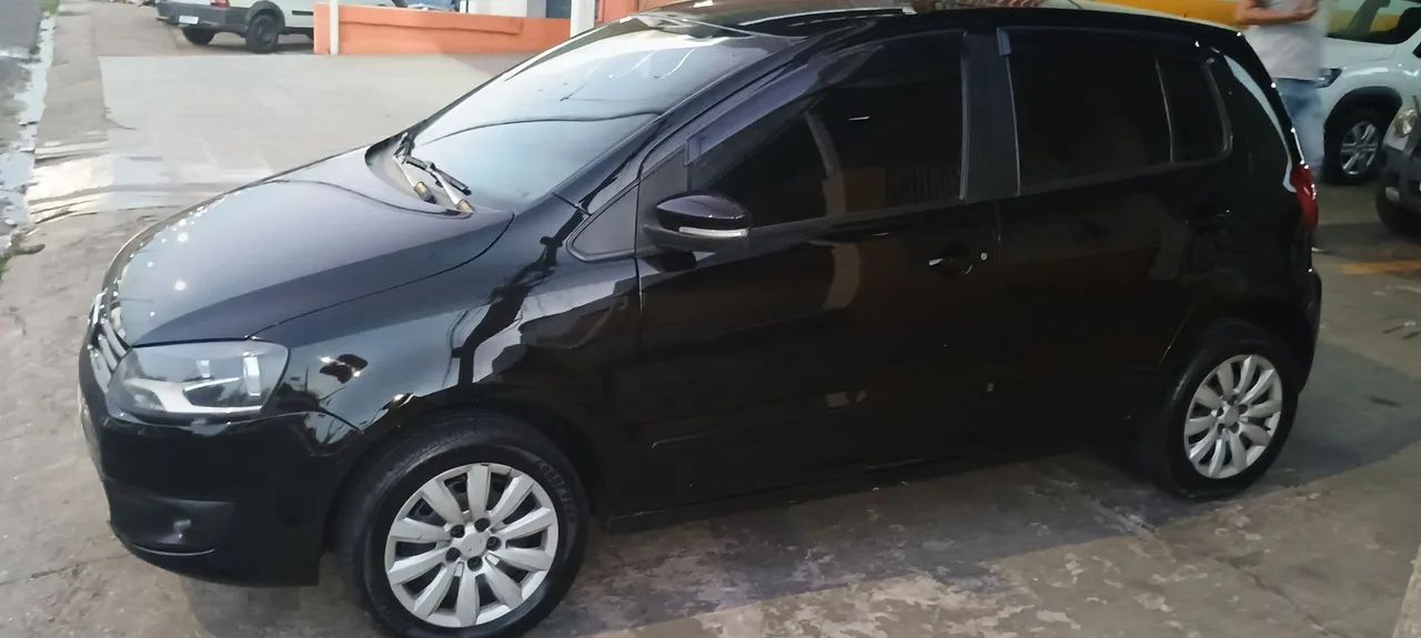 Volkswagen Fox Fox 1.0 Mi Total Flex 8V 5p 2013