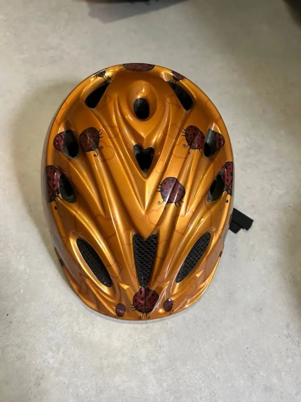 Capacete infantil Joaninha