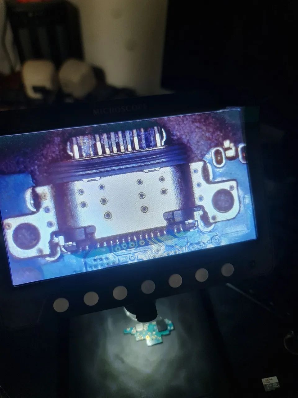 microscópio digital 1200x com tela 7 polegadas recarregável - Foto 3