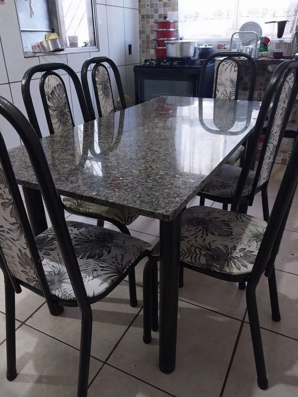 Mesa com 6 cadeiras  - Foto 3