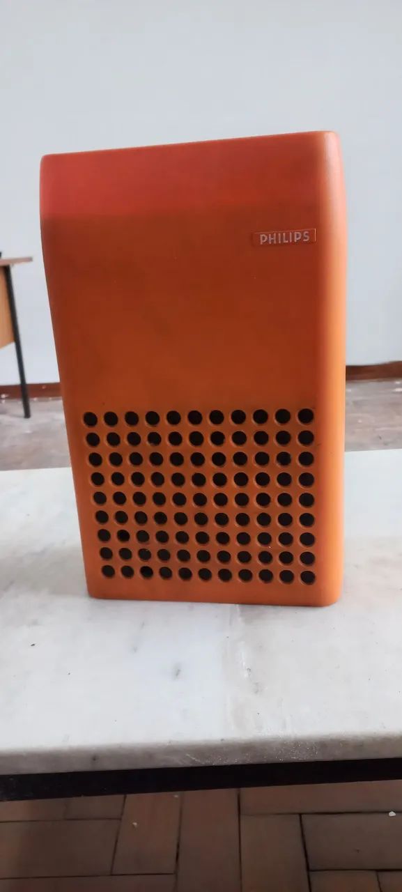 Toca disco retrô laranja