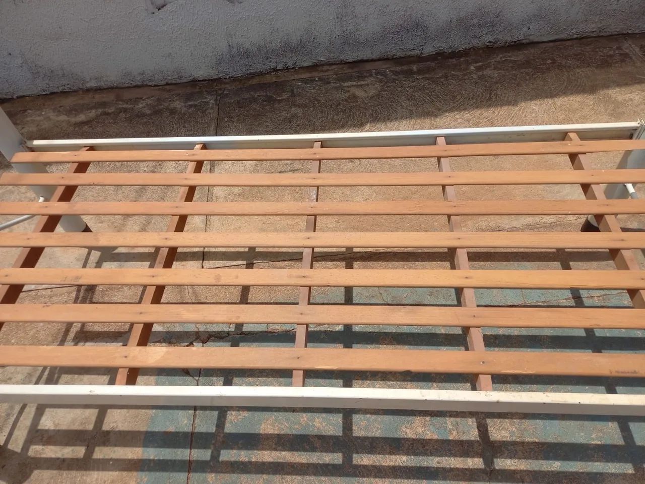 Vendo cama de solteiro - Foto 2