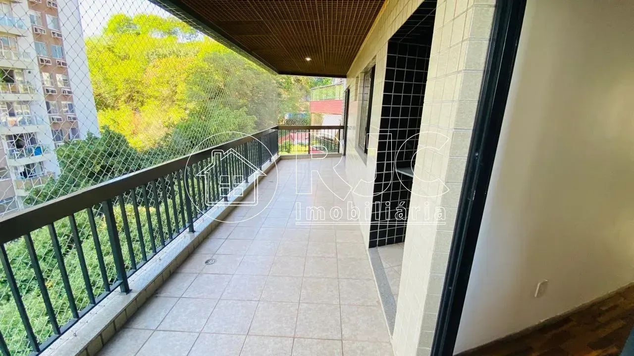 Apartamento 3 quartos, 2 vagas na escritura, com varandão, Tijuca, colado ao metrô Afonso  - Foto 3