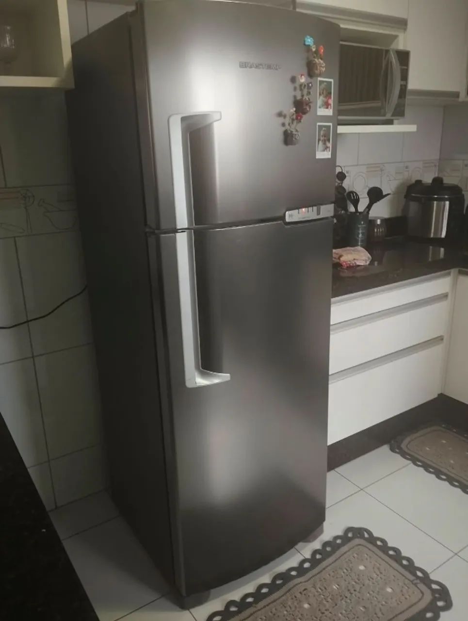 Geladeira Brastemp 352L com defeito