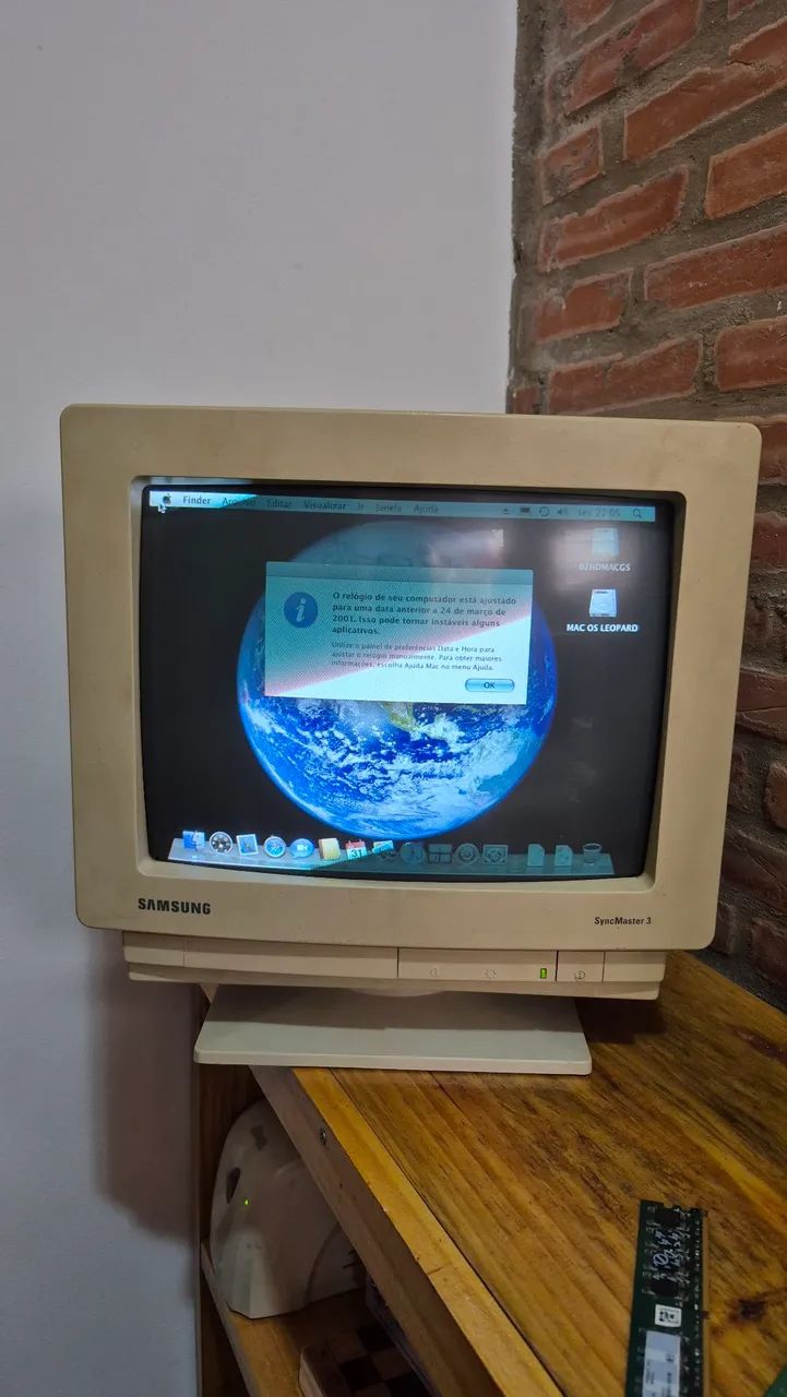 Monitor de tubo CRT Samsung Syncmaster 3