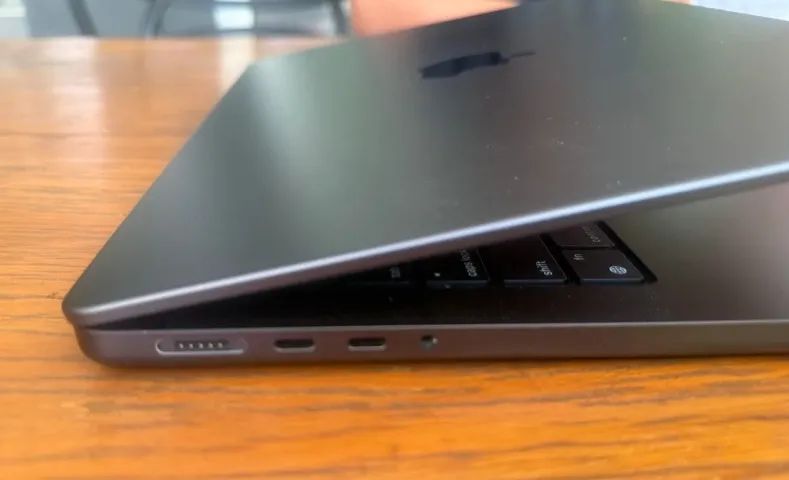 MacBook  PRO M5 Pro 48GB 1TB - 16 Polegadas Cor Preto - 1 Ano De Garantia  - Foto 2