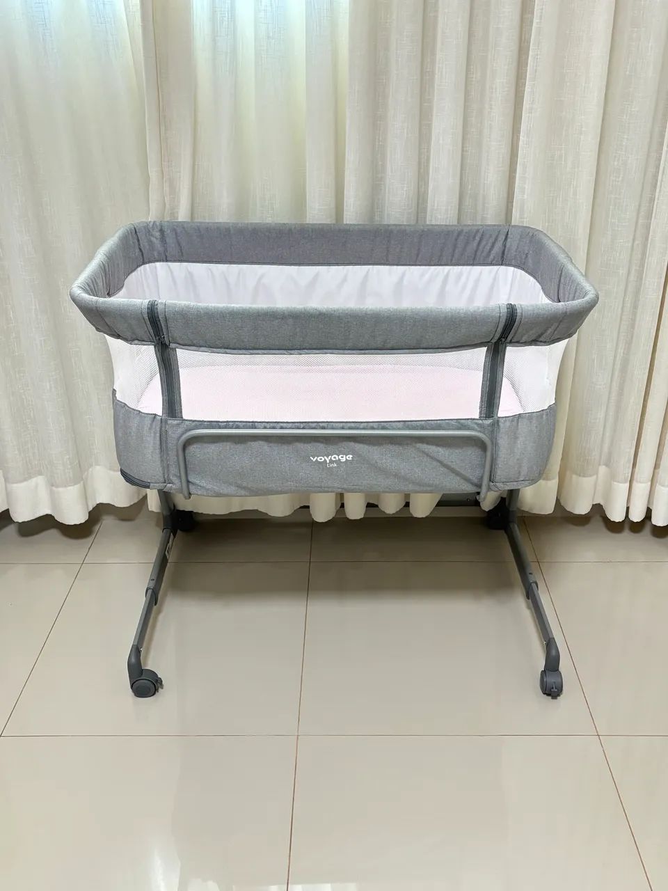 Berço Co-bed Voyage , acopla na cama .  - Foto 3