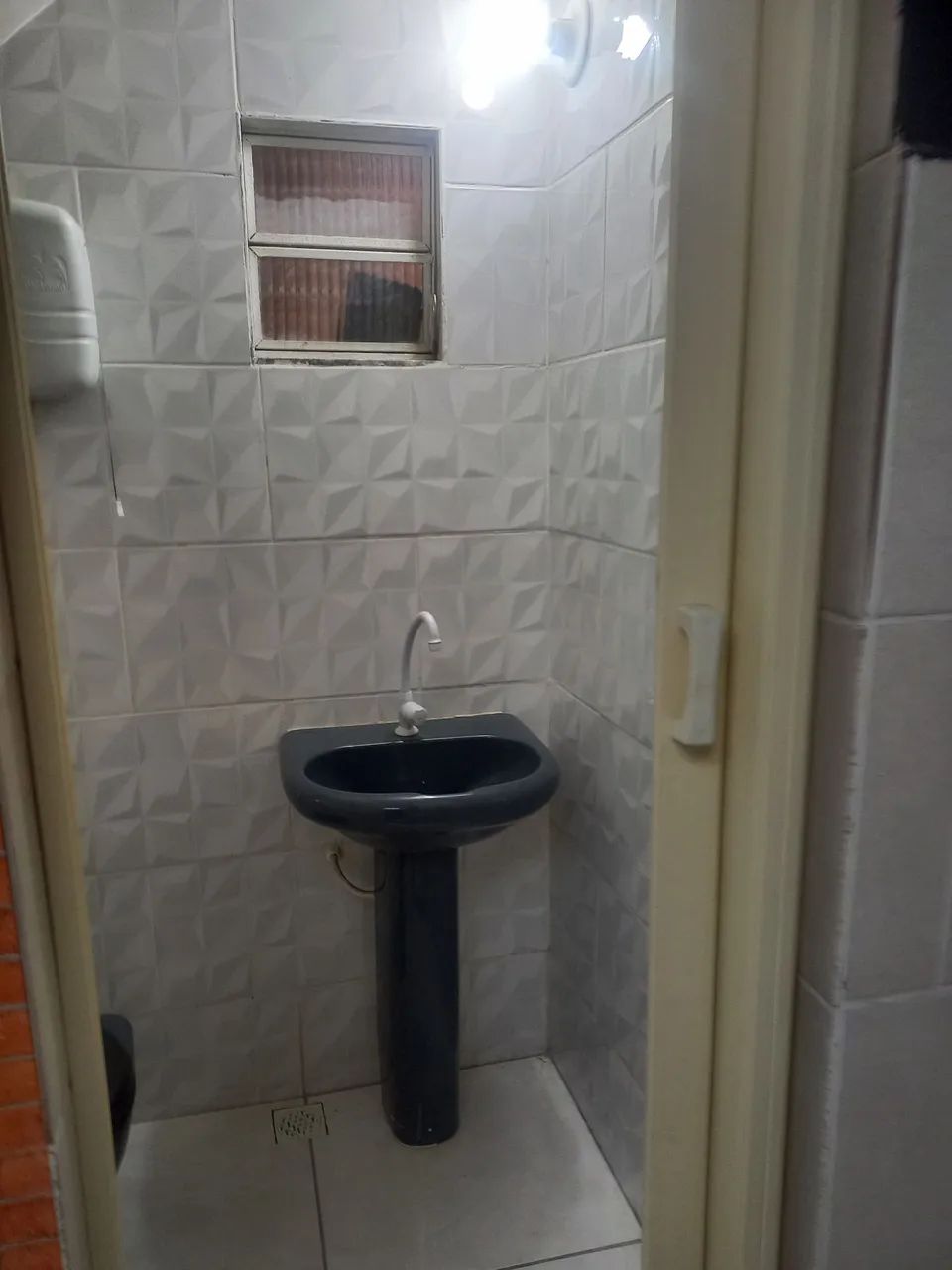  LOJA com Cozinha. Perto  Estrada C.Ramos Campo Grande RJ. Não paga Água e nem Luz.  - Foto 12